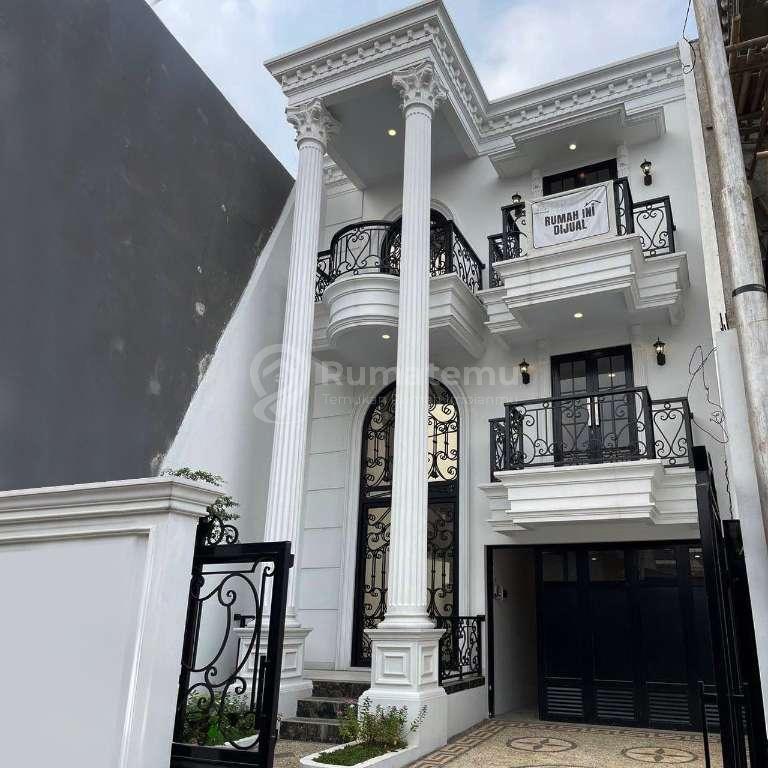 Dijual Rumah Mewah Bangunan 3 Lantai Mewah Lokasi Strategis Harga Termurah + Swiming Pool Besar Di Lokasi Premium Jagakarsa