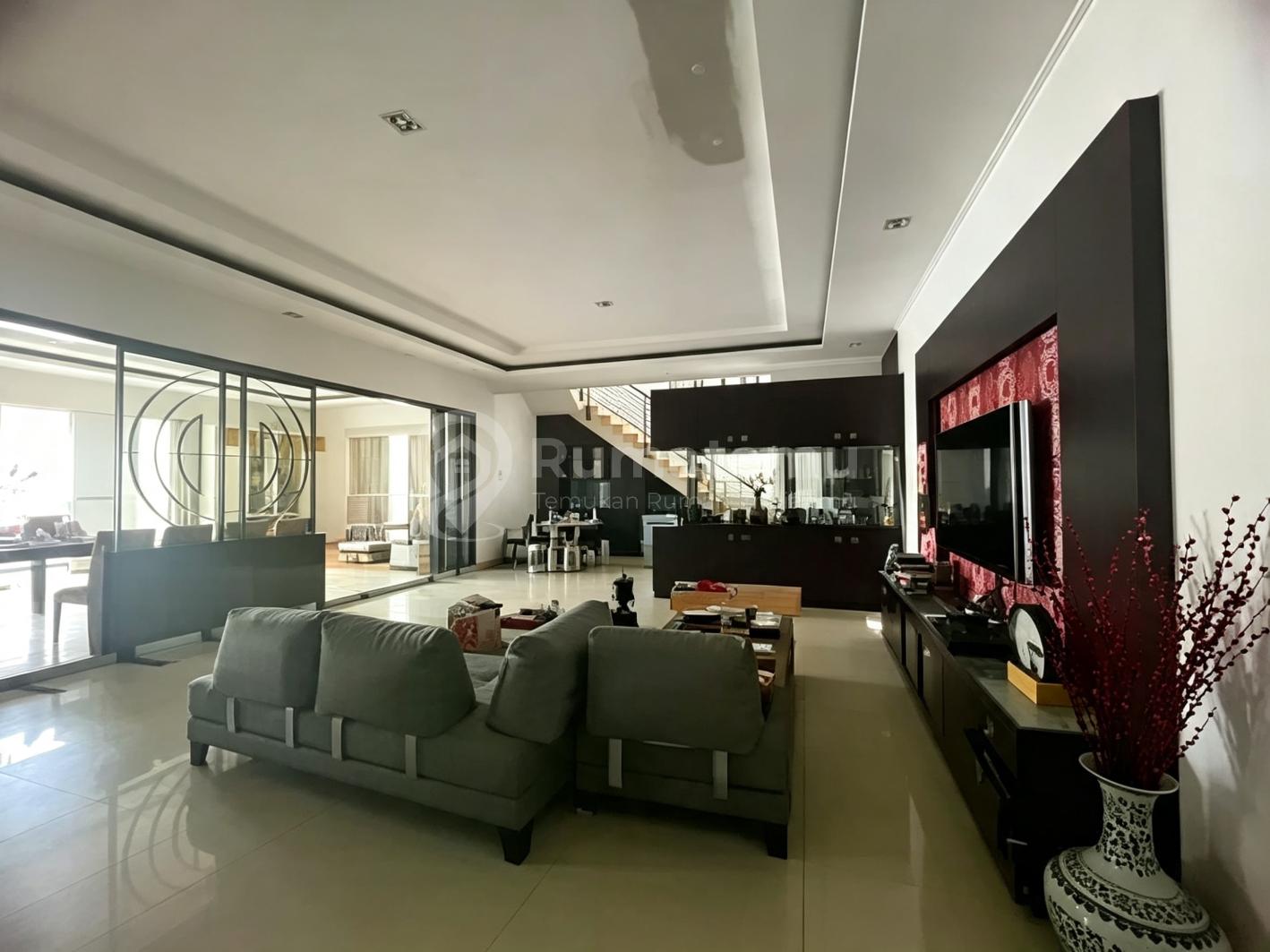 Rumah Pluit 4 Br Full Furnish Dengan Taman Bisa Untuk Usaha