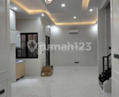 Dijual Rumah Brand New di Griya Loka, Bsd
