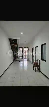 Dijual Rumah di Grand Poris, Rumah 4 Lantai, Selatan