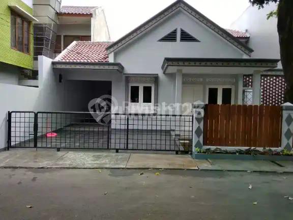 Disewakan Rumah Bagus Didaerah Cipayung Kebayoran Baru Senopati Jakarta Selatan