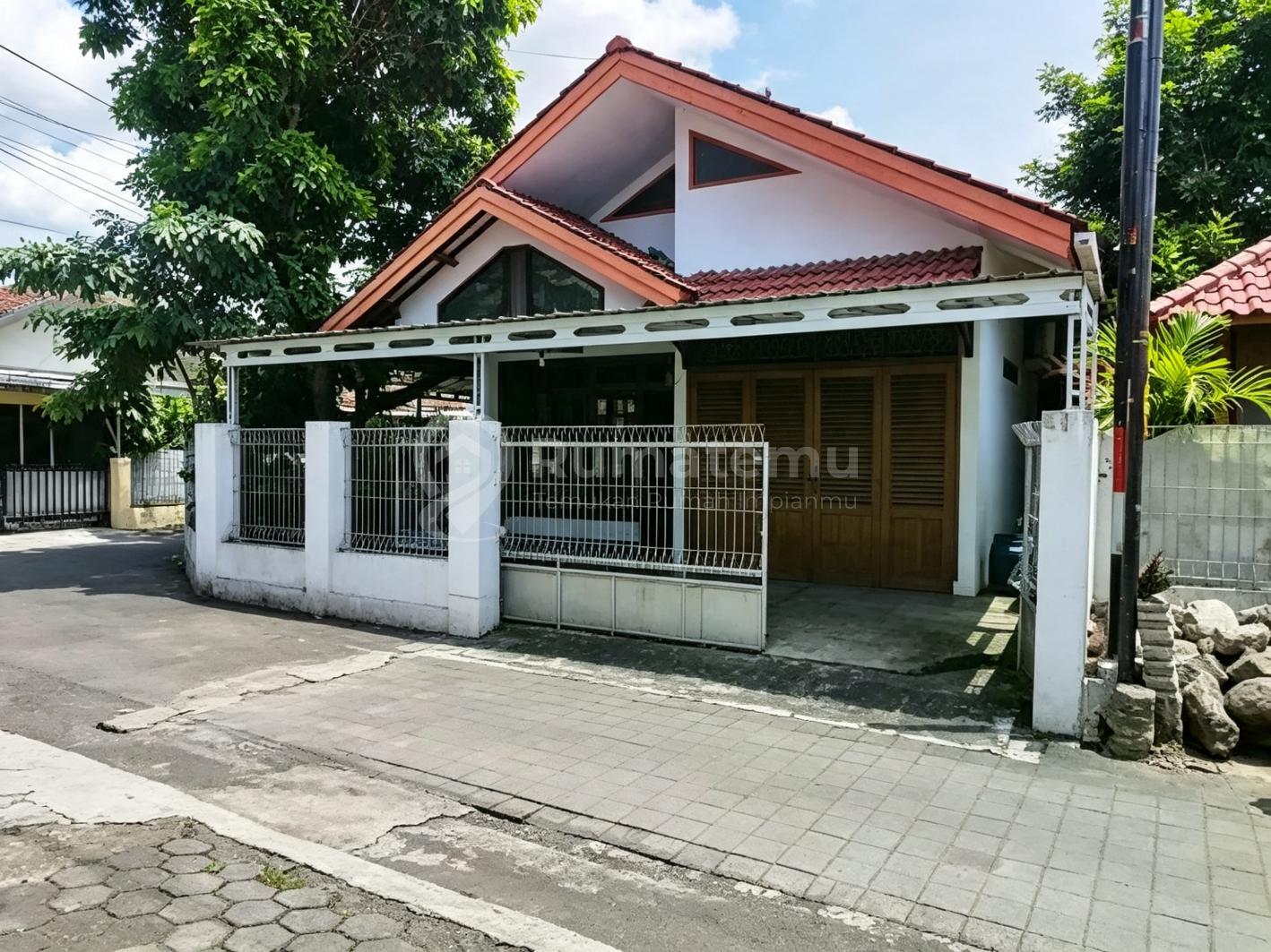 Dijual Rumah Hook Siap Huni , Semi Furnished di Jl Magelang Dekat Sman 4 Yogya