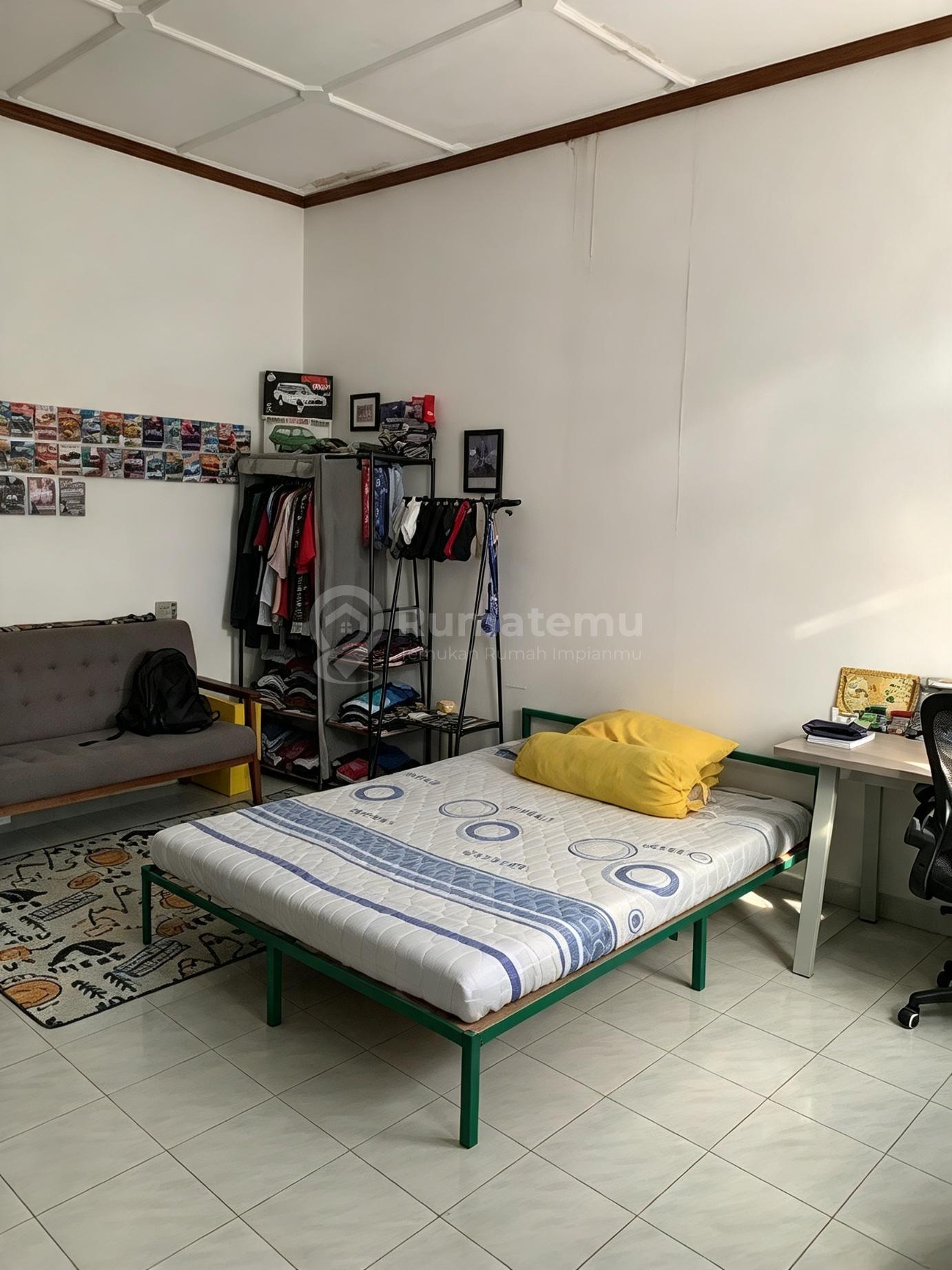 Dijual Rumah Tinggal untuk Bisnis Lokasi Strategis di Mampang S9703