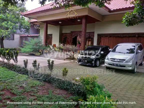 Dijual Rumah Mewah Dengan Halaman Luas Di Raffles Hills Cibubur