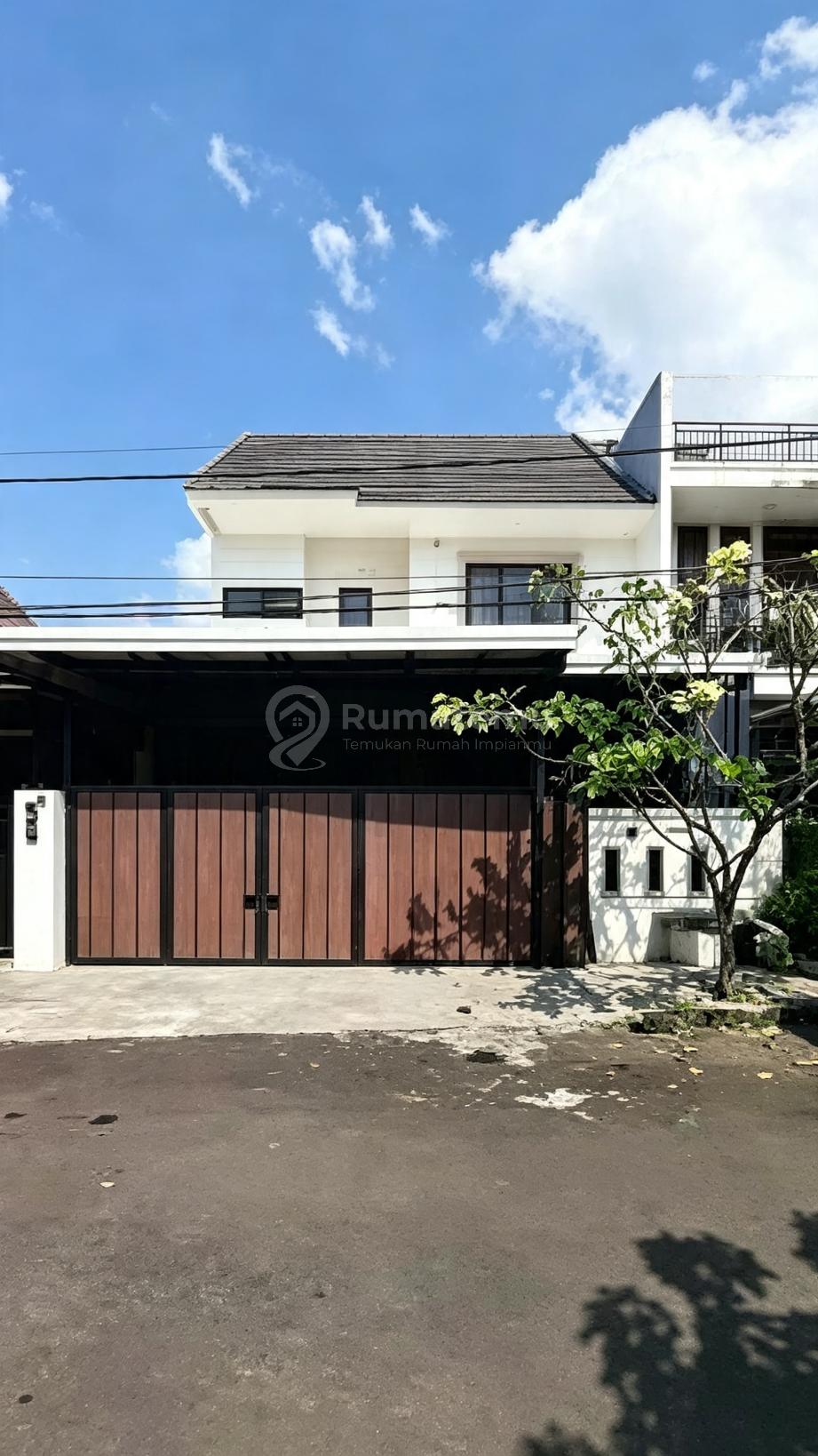 Rumah 2 Lantai di Nusaloka Bsd City 2,1 Miliar, Lokas Strategis