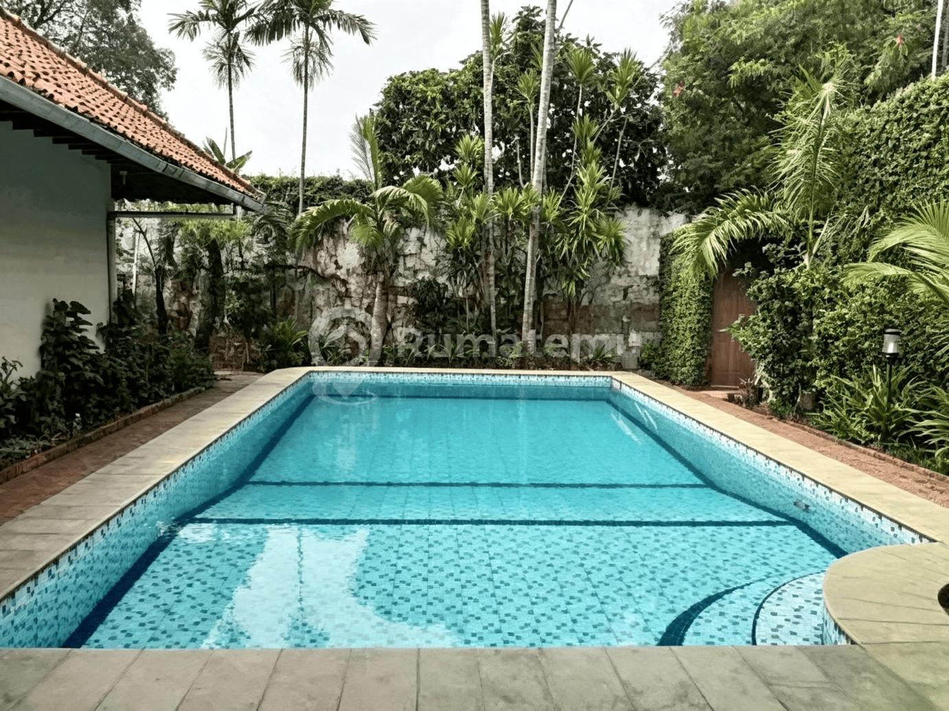 Dijual Rumah Bagus di Daerah Kebayoran Baru Jakarta Selatan
