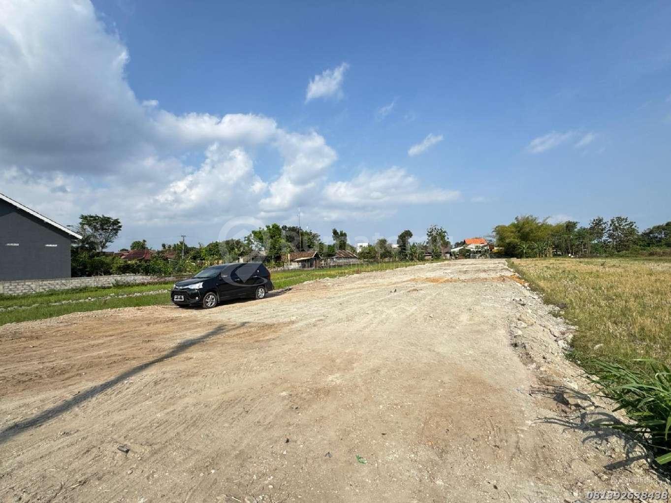 Tepi Jalan Raya Sidokarto Godean, Tanah SHM Jogja Barat Dijual