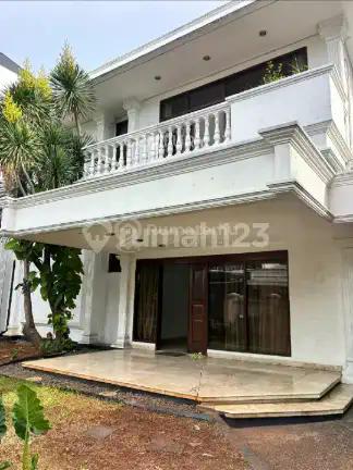 Rumah Bagus di Sewakan 2 Lantai Siap Huni di Permata Hijau