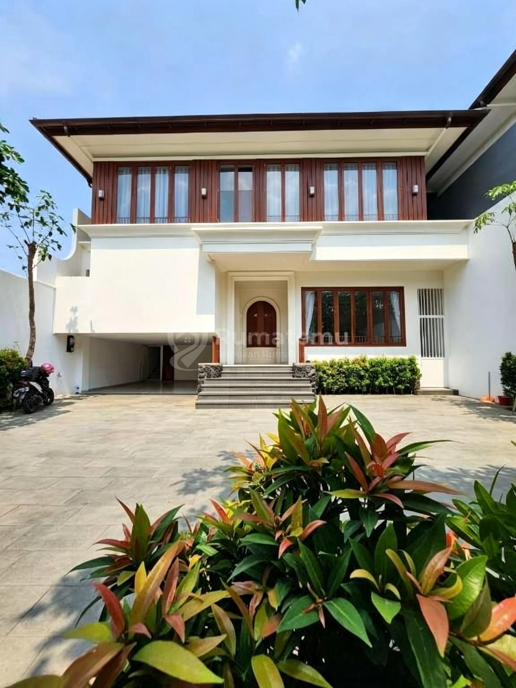 DIJUAL RUMAH KEMANG - JAKARTA SELATAN BRAND NEW LUXURY TROPICAL + SWIMMING POOL FULLY FURNISHED
