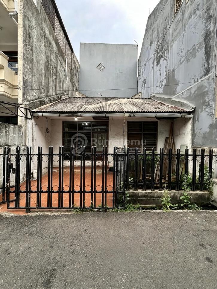 Dijual Rumah Tua Hitung Tanah Lokasi Strategis Nyaman di Sunter S9236