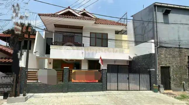 Rumah Sewa 2 Lantai Dekat Jalan Jendral Sudirman, Jakarta Selatan