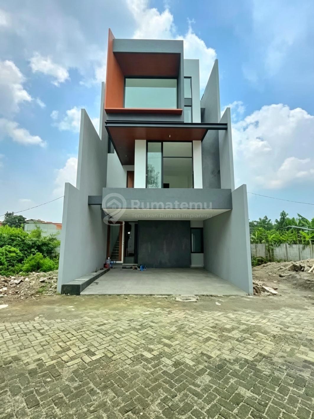 Rumah Baru Design Modern Dalam Cluster di Jagakarsa
