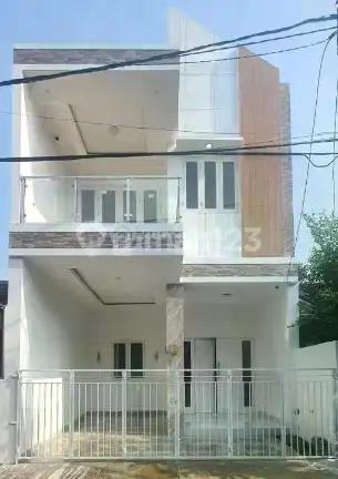 Dijual Rumah 2 Lantai Siap Huni Kencana Loka BSD