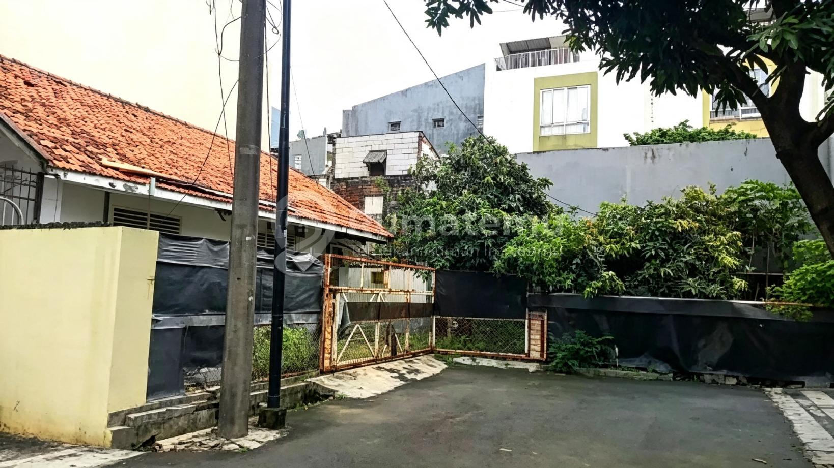 Rumah Hitung Tanah Tomang Jakbar! Luas 256M² SHM Bebas Banjir, Jual 6M Saja!