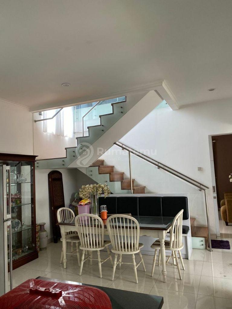 Rumah Mewah Antapani Dekat Arcamanik Bandung 