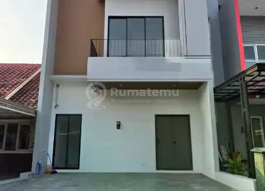 RUMAH BARU 3 lantai di ALAM SUTERA Flamboyan