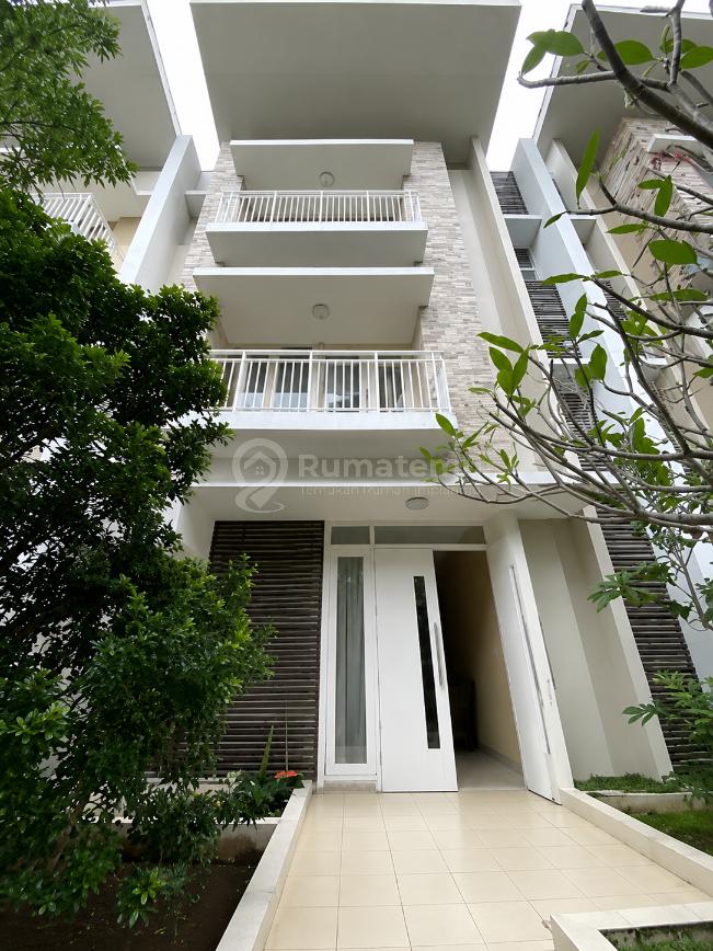 Rumah Asri Dalam Komplek Sherwood Residence di Kelapa Gading
