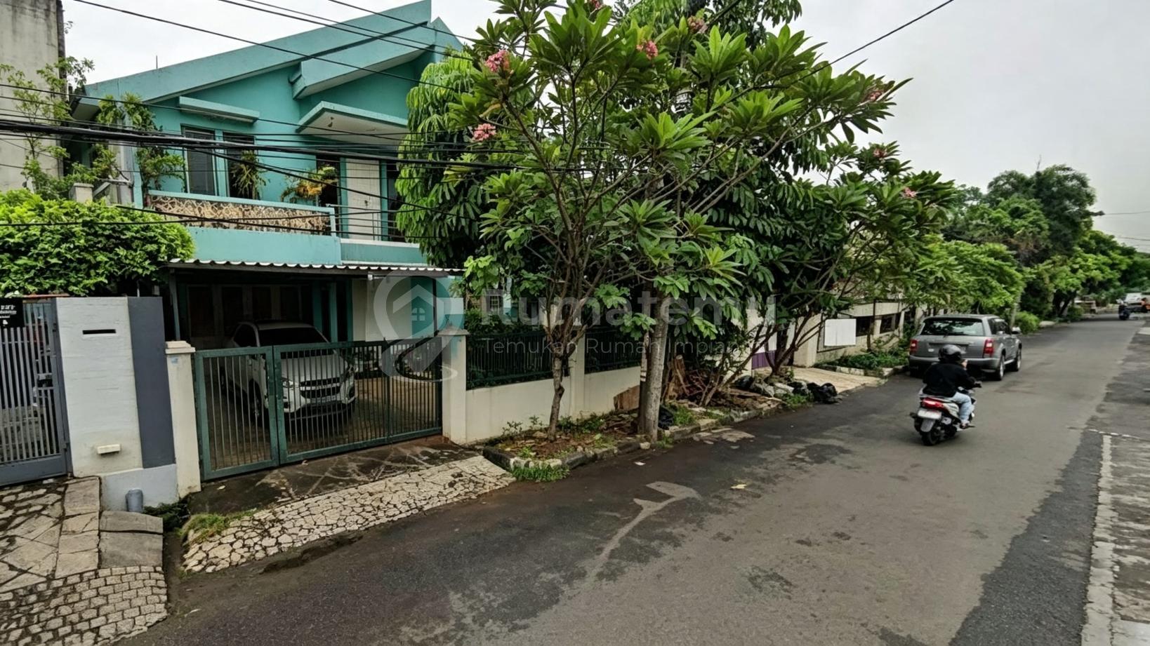 Jual rumah strategis dan nyaman berada di Taman Aries, Meruya Utara, Kembangan, Jakarta