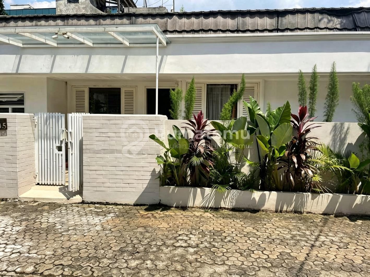 Jual rumah di Cipete Hadap Barat lokasi strategis di dalam komplek, Jakarta Selatan