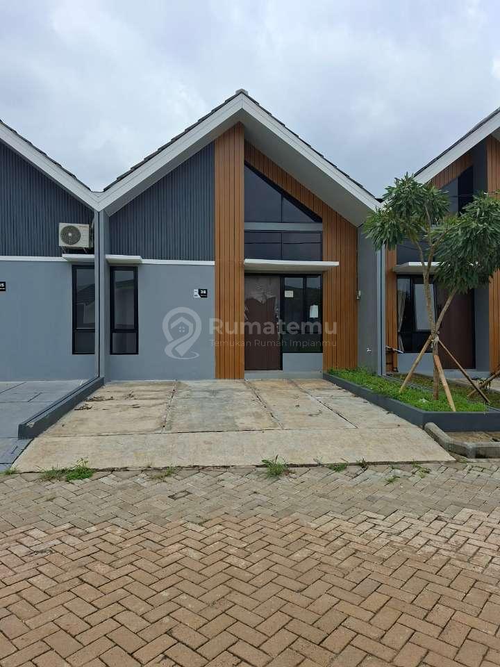 Rumah cantik dekat stasiun harga masih 400 jutan bebas banjir