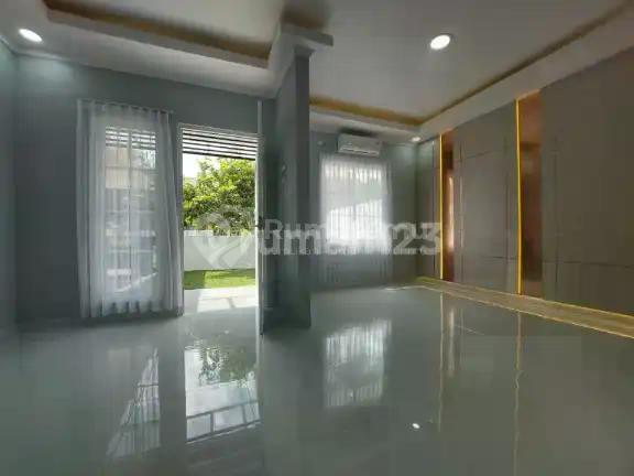 Rumah Cantik 2 Lantai Renovasi Strategis