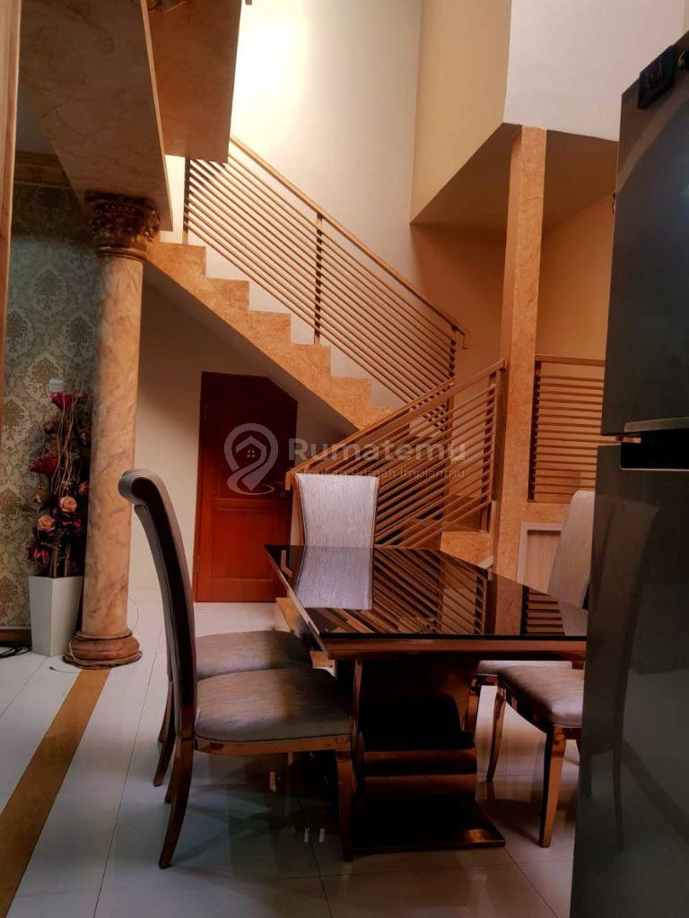 Dijual rumah mewah Siap Huni Lokasi Strategis