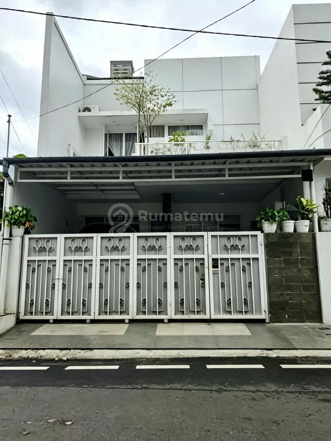 Rumah Secondary Dalam Komplek di Pondok Kelapa