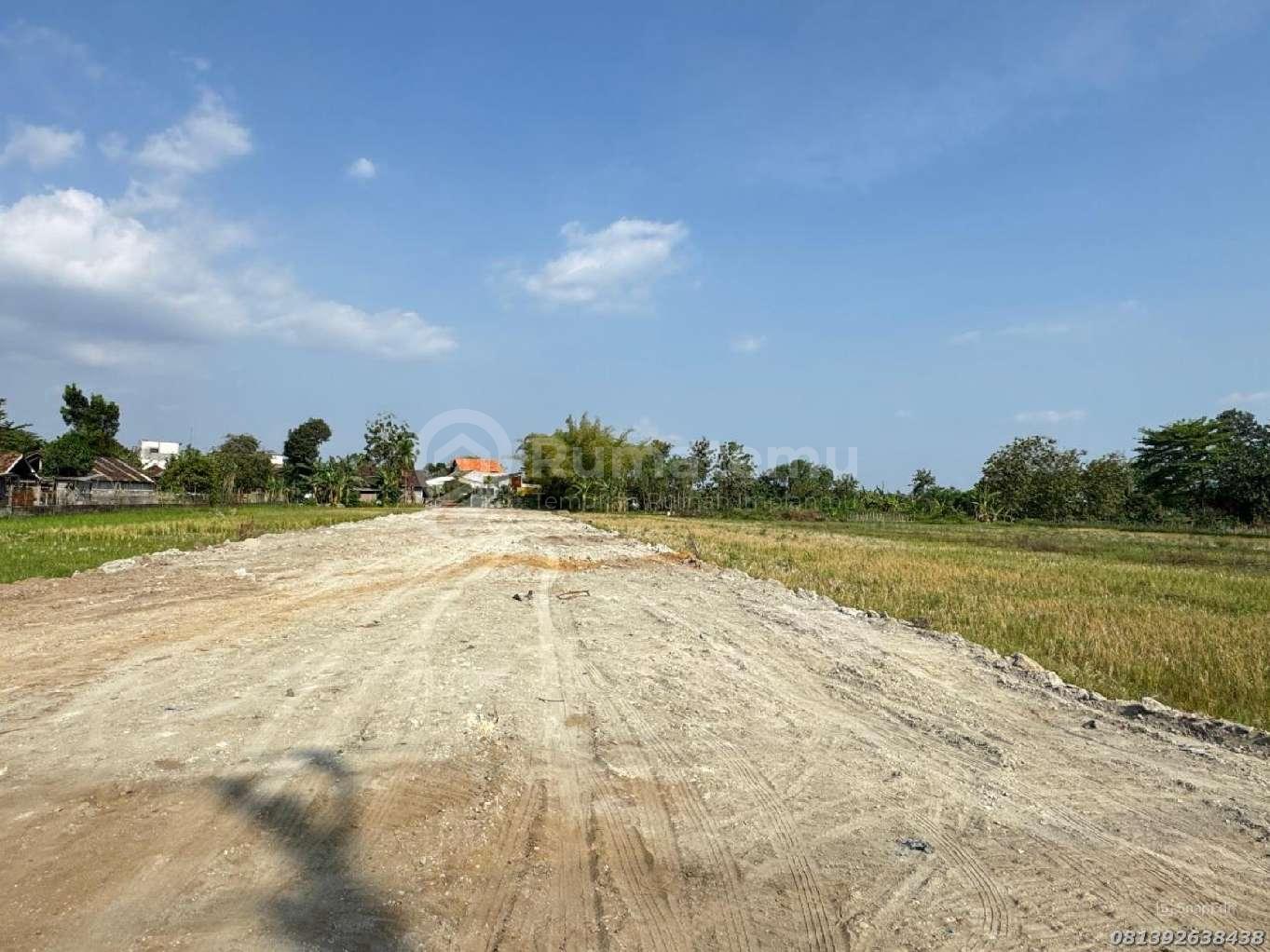 Tepi Jalan Raya Sidokarto Godean, Tanah SHM Jogja Barat Dijual