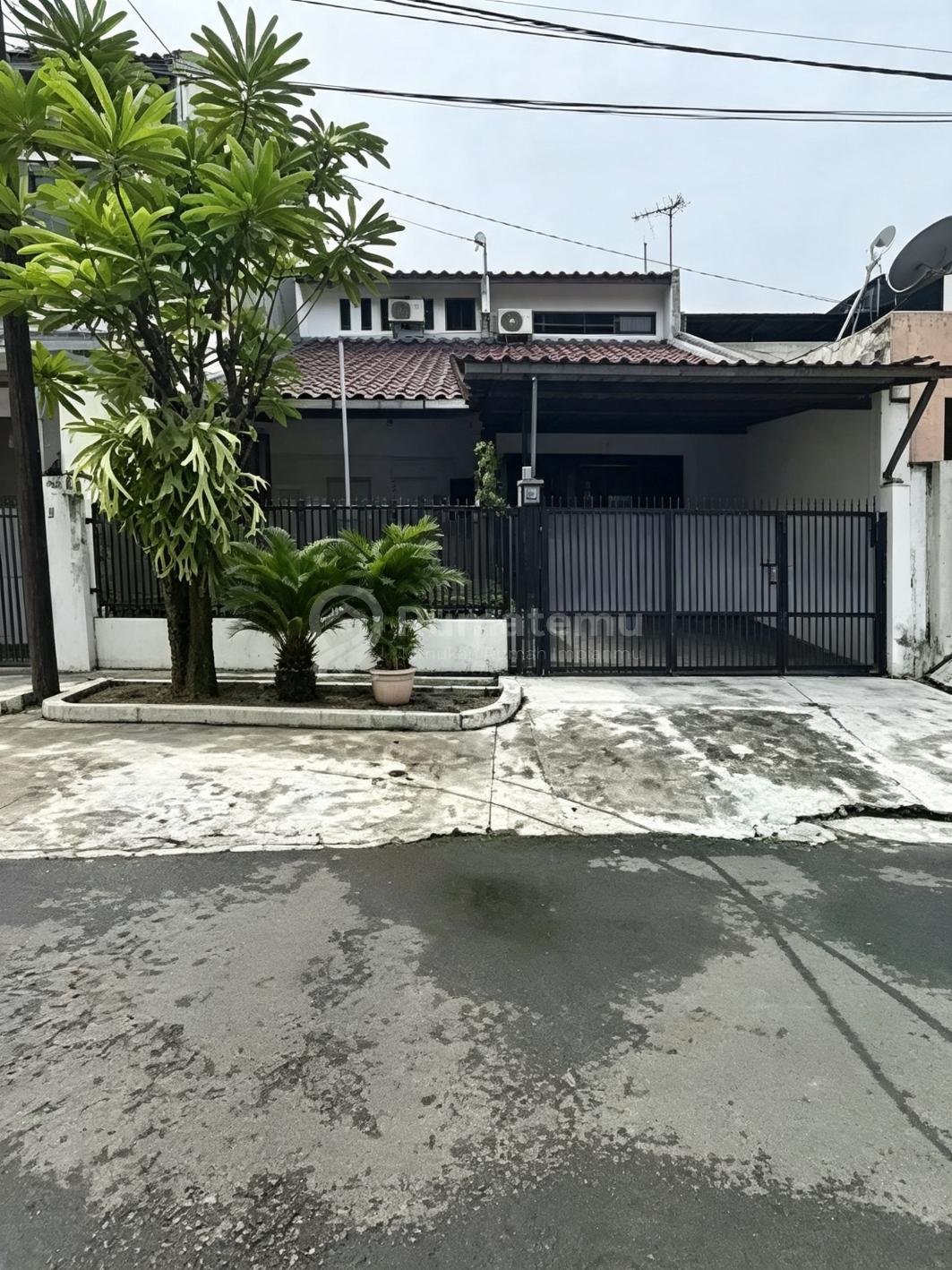 Rumah Siap Huni Dalam Komplek di Duren Sawit