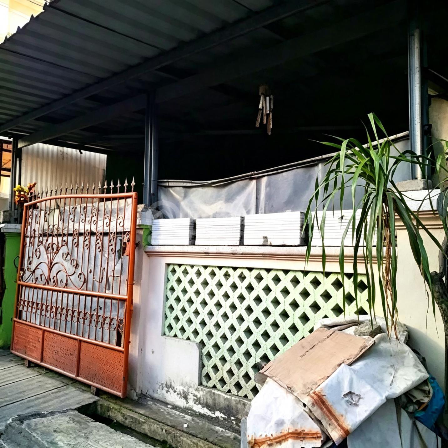 Rumah Strategis Taman Royal Cipondoh - Dekat Bandara Soekarno-Hatta Modern House At Taman Royal Cipondoh, Near Toll Road & Airport