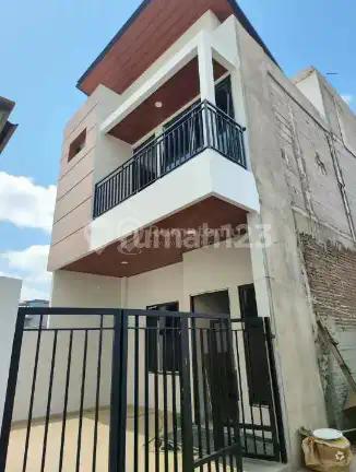 Rumah Modern Minimalis di Kalisari Jakarta Timur