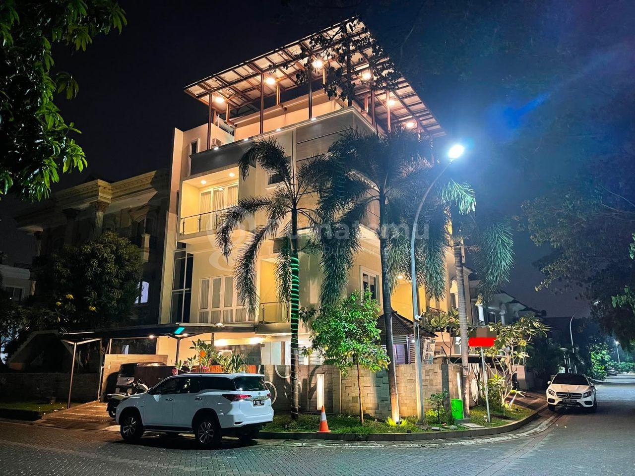Rumah Mewah Megah 4,5 Lantai Smart Home Fully Furnish Lokasi Strategis di Cluster Florenceantai Indah Kapuk 1