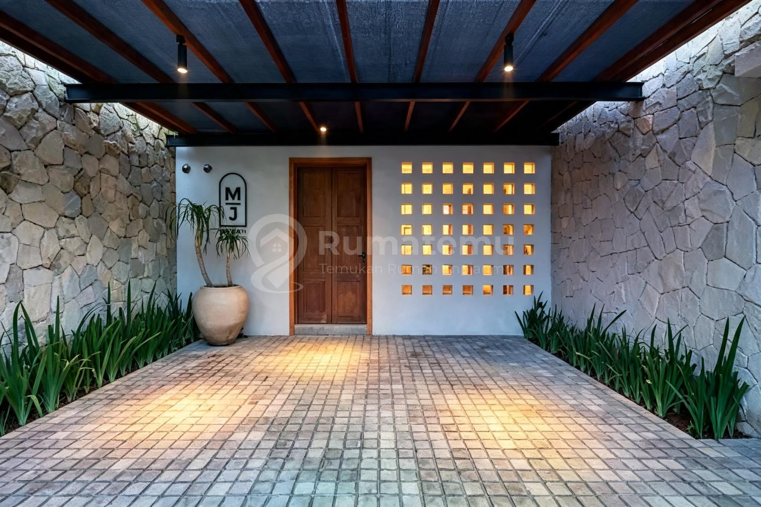 Beautyfull 4 B R Villa Ready For Sale In Seminyak Bali