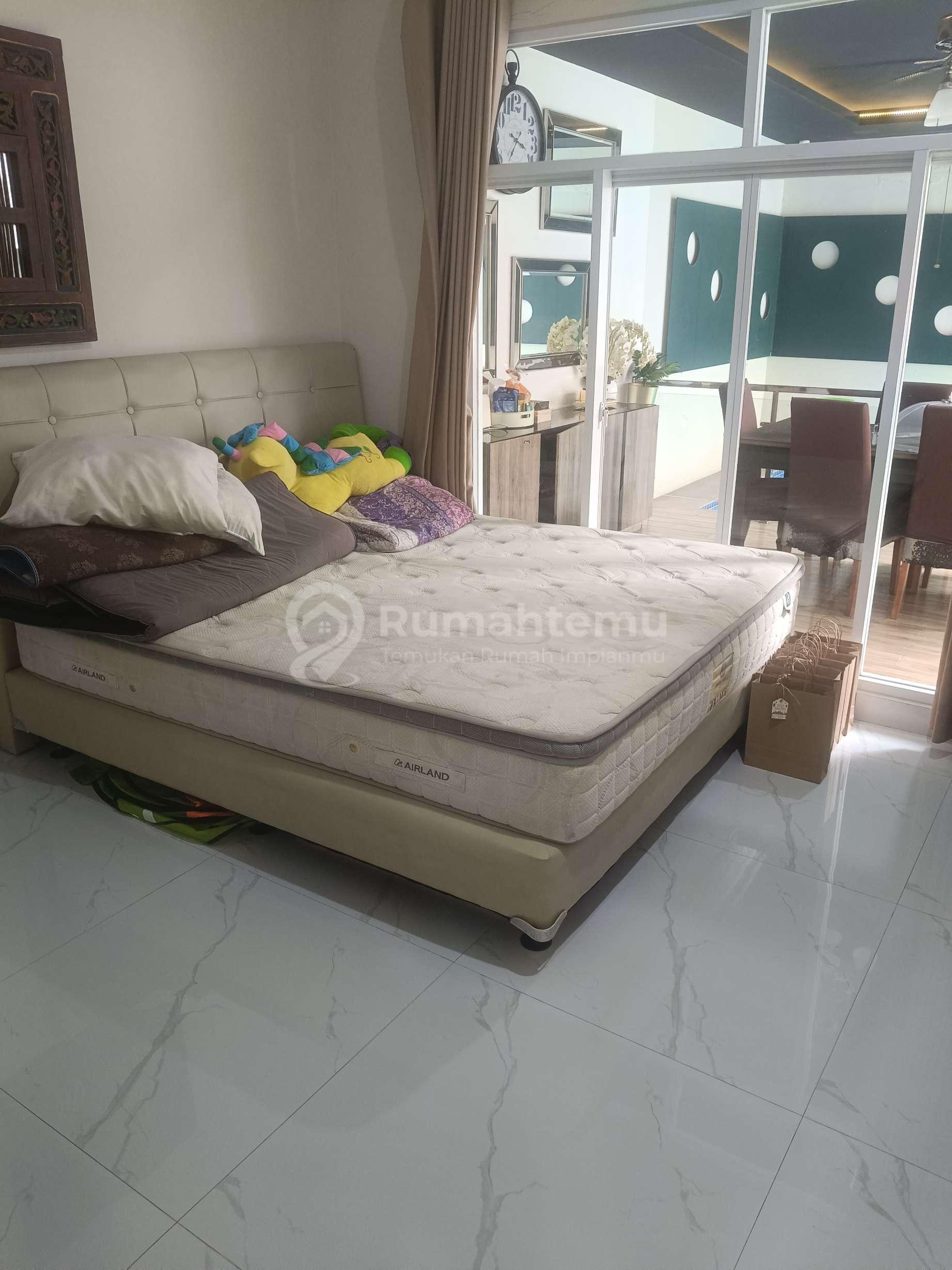 Dijual Rumah cantik ada kolam renang legenda wisata Cibubur 