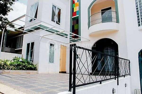 Jual Rumah Sejuk dengan Kolam Renang di Resor Dago Pakar Bandung