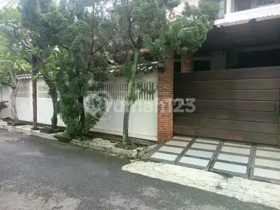 Rumah Hook di Komplek Lebak Lestari Indah