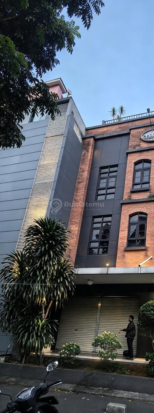Dijual Ruko Preminence Alam Sutera, Bagus, Rapi dan Kosongan, 4 Lt plus Rooftop