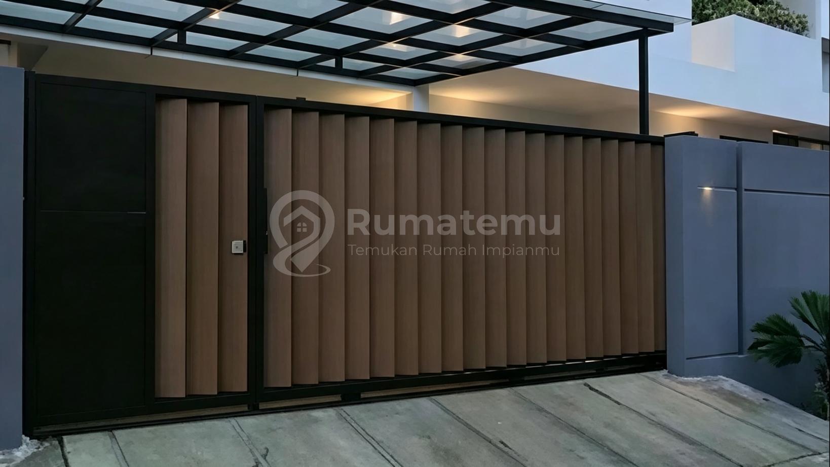 DIJUAL RUMAH EXLUSIVE DI PERMATA HIJAU, JAKARTA SELATAN!