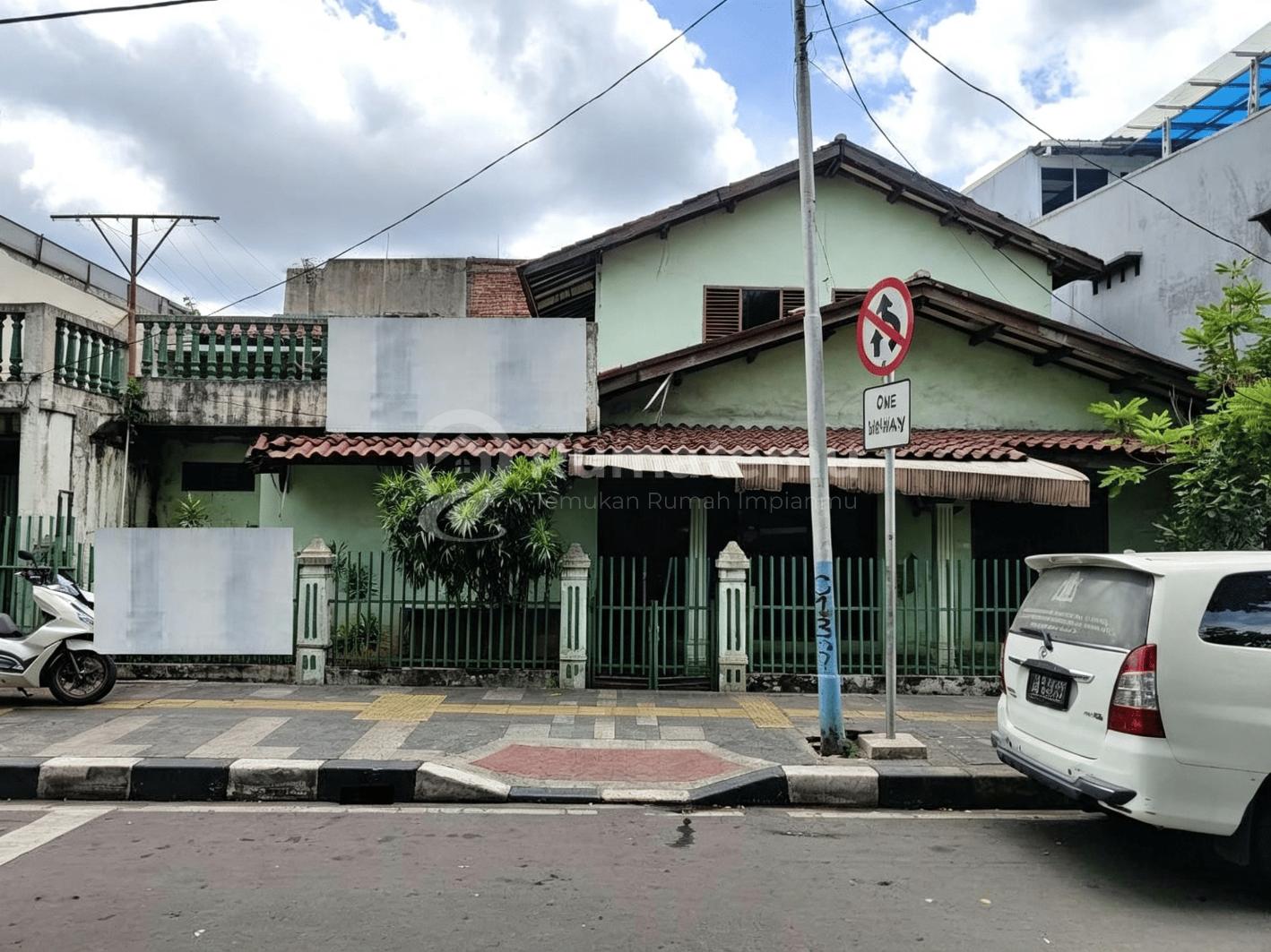 Dijual tanah komersil note diatasnya ada  rumah tua di area Jatinegara Kaum, Pulo Gadung