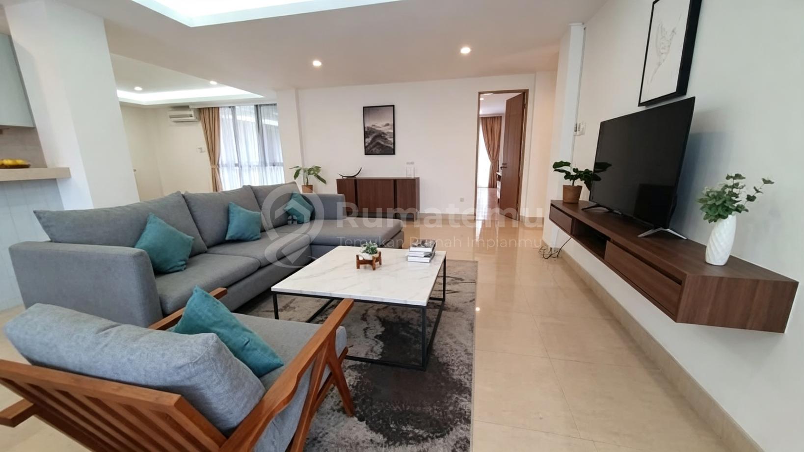 Disewakan 3 bedrooms Fully furnished No pets are allowed apartment at Executive Paradise Complex