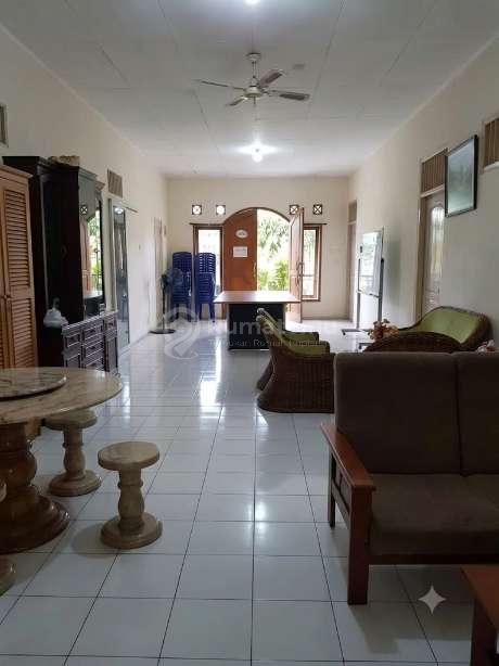 Dijual Rumah Besar Siap Huni di Bsd City