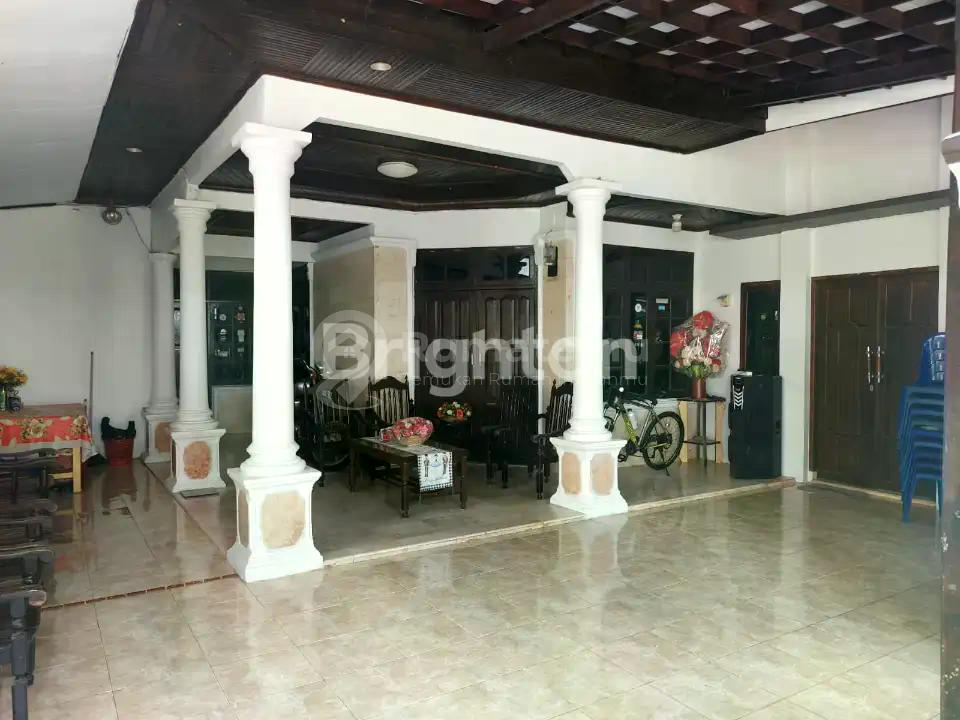 RUMAH ASRI 3 LANTAI DI SUDIANG, DEKAT BANDARA & TOL