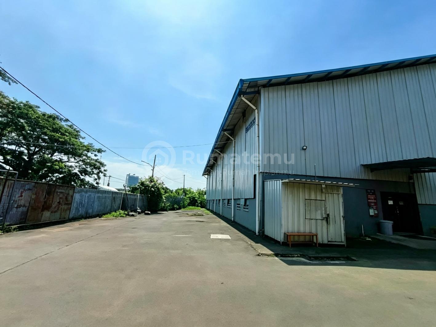 Gudang Cengkareng LB 1064M2 LT 2100 Akses Kontainer Lokasi Strategis