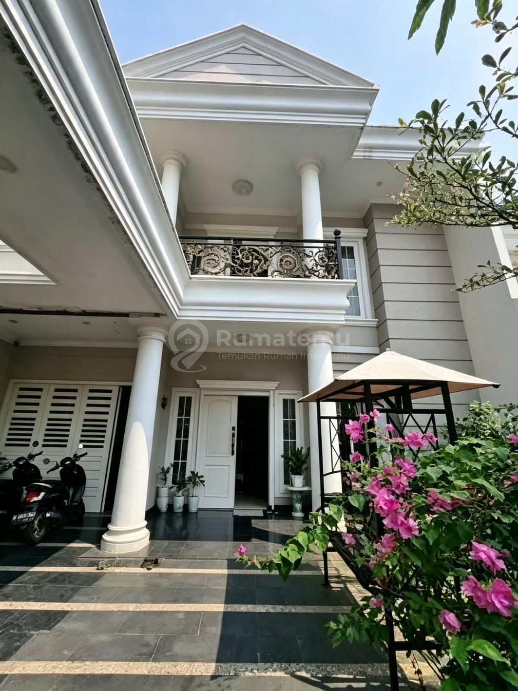Rumah Mewah Selangkah ke Mall di Ulujami Pesanggrahan Jaksel