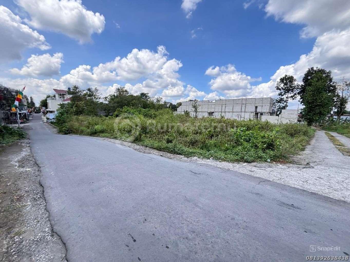500m Kampus UII Jogja, Dijual Tanah SHM Lebar Depan 10 Meter