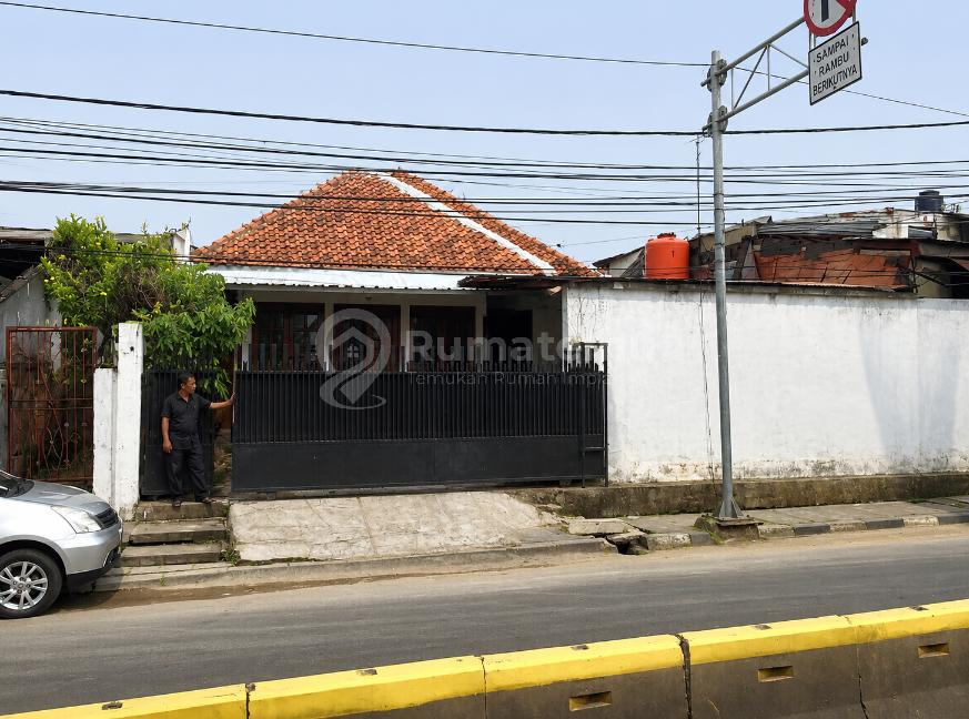 Dijual tanah komersil strategis cocok untuk kantor BU bonus rumah lama Di Menteng