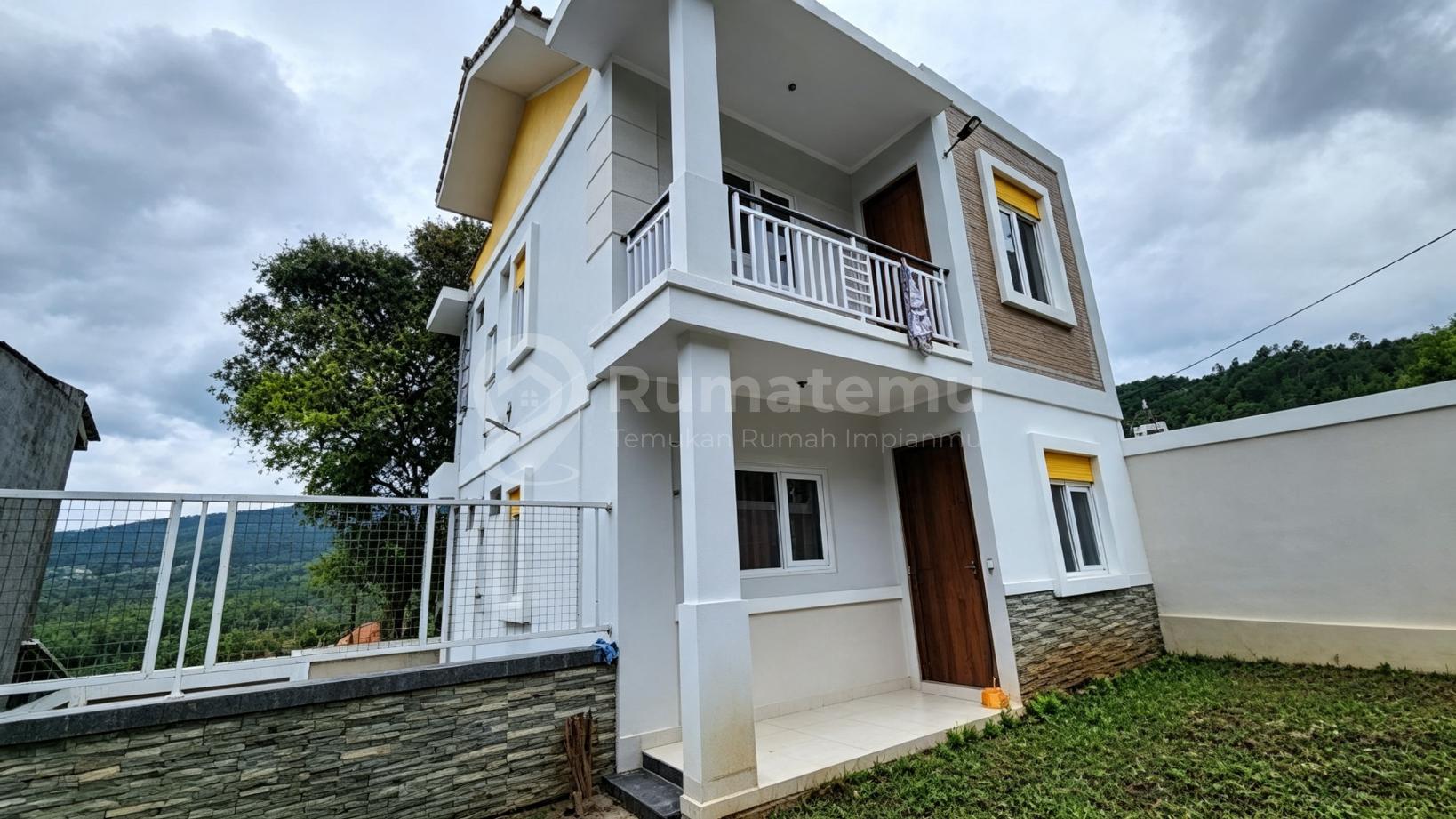 Jual Rumah Villa Minimalis Hanya 7 Menit dari Alun-alun Lembang Bandung