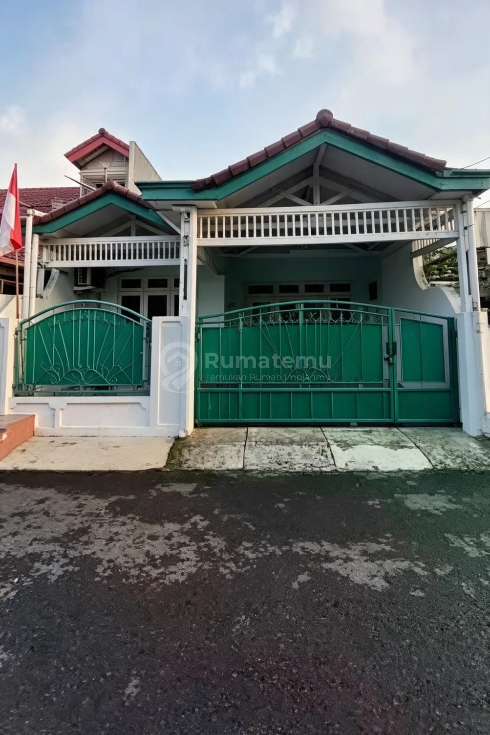 Rumah Siap Huni Dalam Komplek di Pondok Bambu