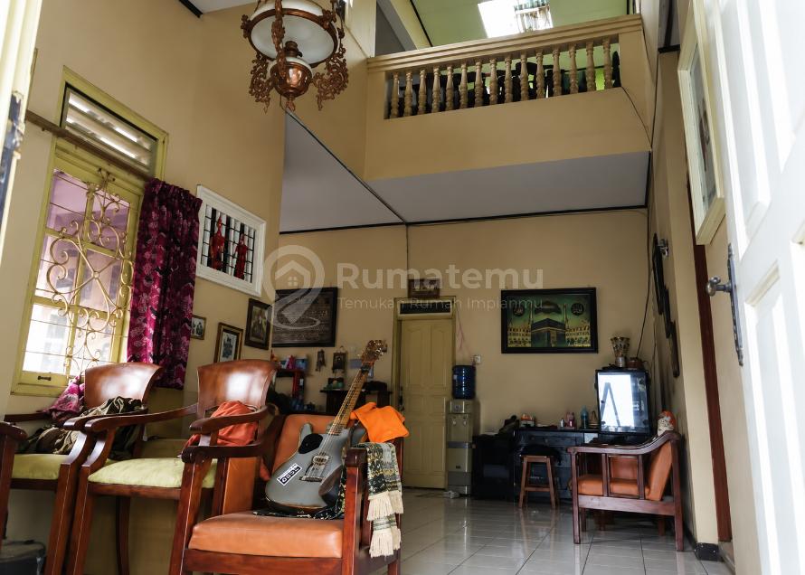 Dijual rumah di komplek terdapat balkon diatas dan lokasinya strategis di Taman Mangu Indah, Pondok Aren