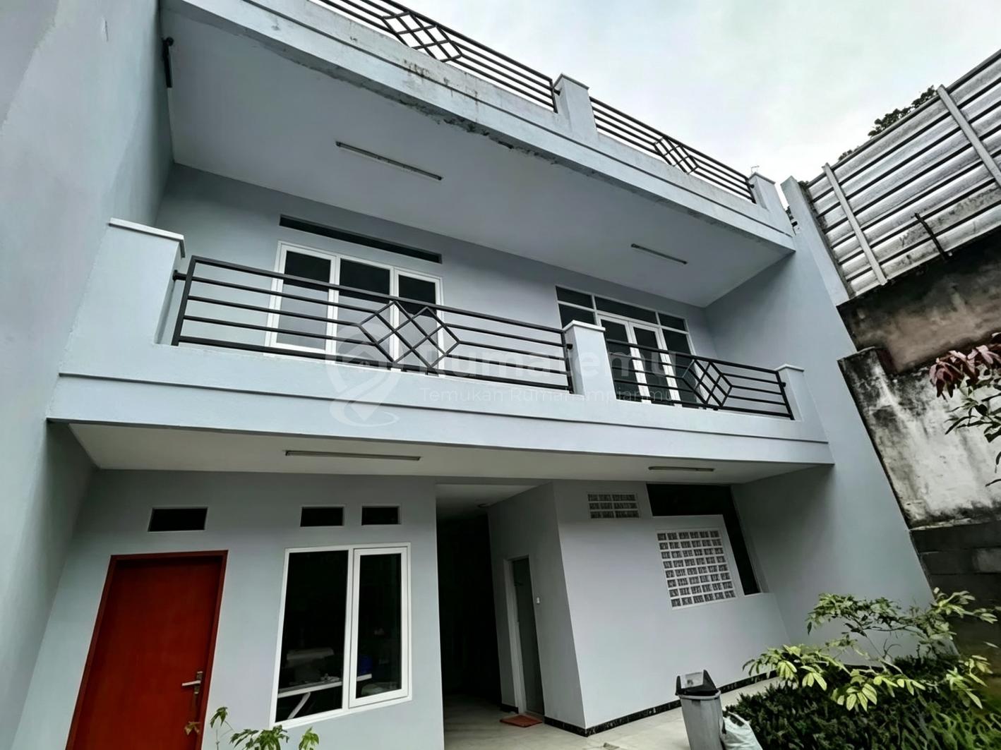 Dijual Rumah Besar Sayap Gegerkalong Dekat Mall Paris Van Java Sukajadi